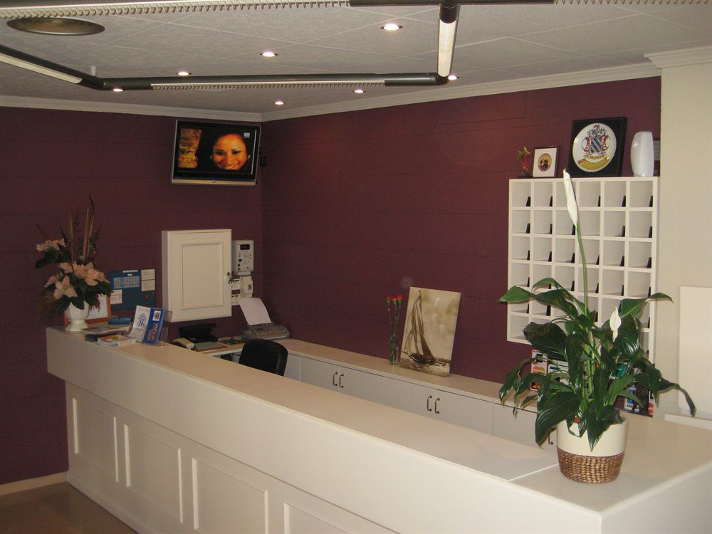 Victoria & Splay Center